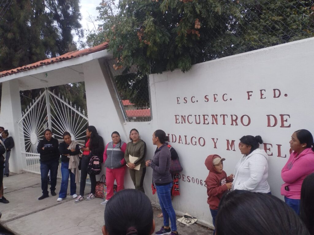 Denuncian irregularidades, violencia y acoso en secundaria de Charo