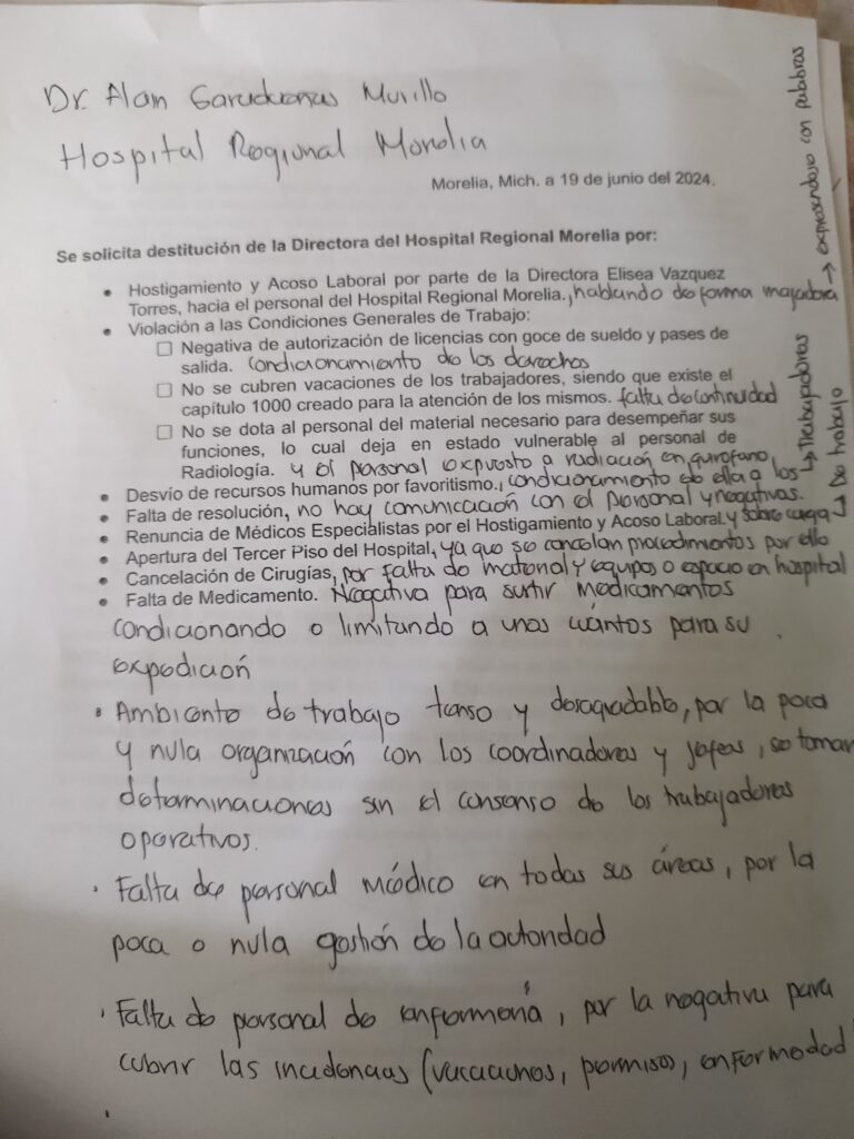 Trabajadores del ISSSTE en Morelia se manifiestan por acoso y abuso de autoridad