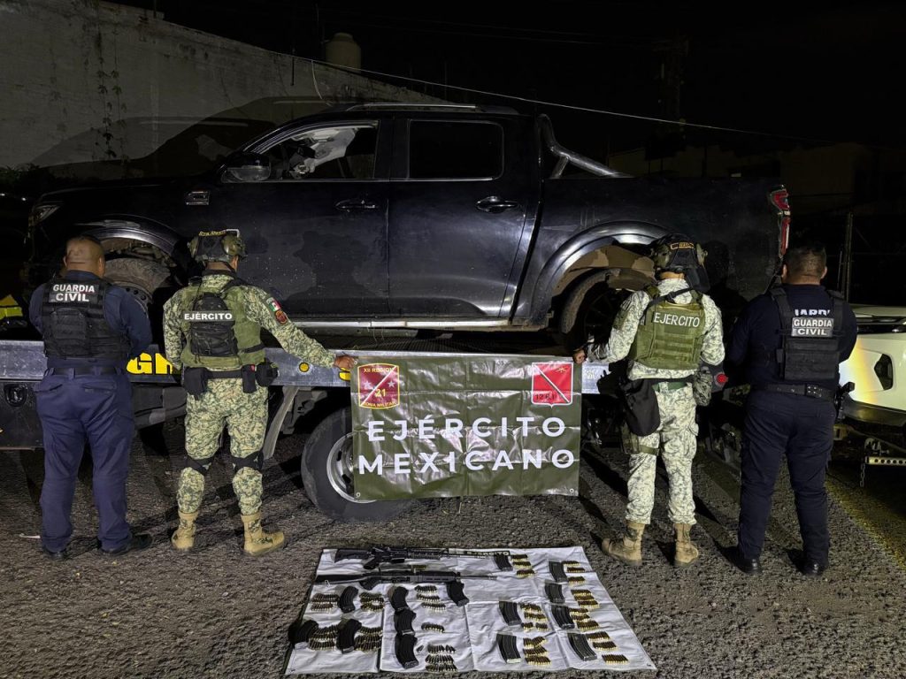 Aseguran cartuchos y dos camionetas en Quiroga