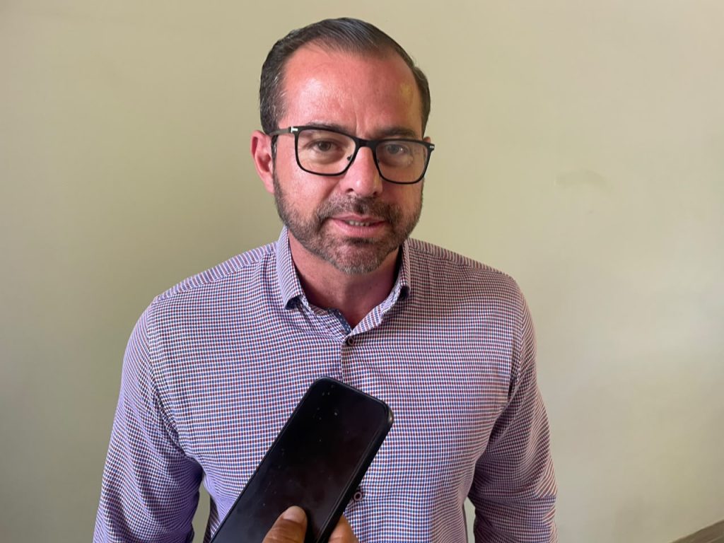 Sólo uno de cada diez estudiantes concluye una licenciatura en Michoacán, pero se fortalecen acciones para ampliar el acceso a la educación superior: Domingo Méndez